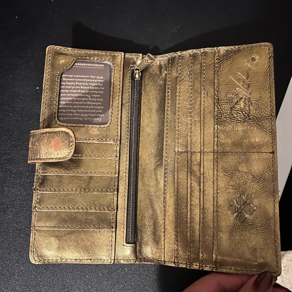Patricia Nash Metallic Gold Leather wallet- full size w removable card holder - Picture 9 of 9